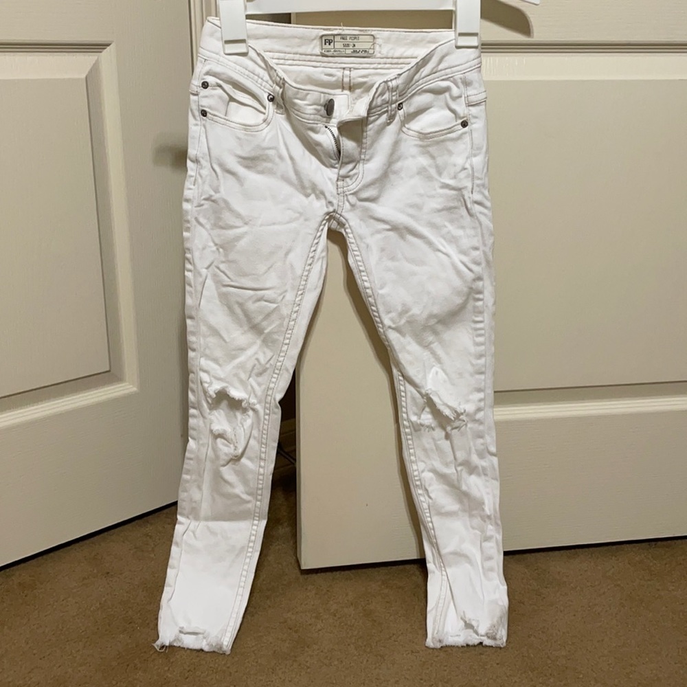 Free People White Distressed Skinny Jeans 24